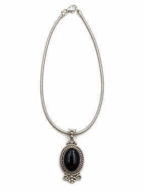 Vintage Black Onyx Pendant Necklace – Silver Tone Snake Chain